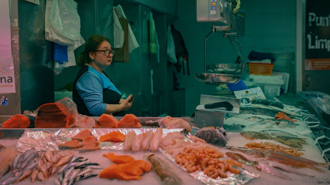 A seafood wholesaler will pay $265,000 after at least 19 women were denied warehouse jobs