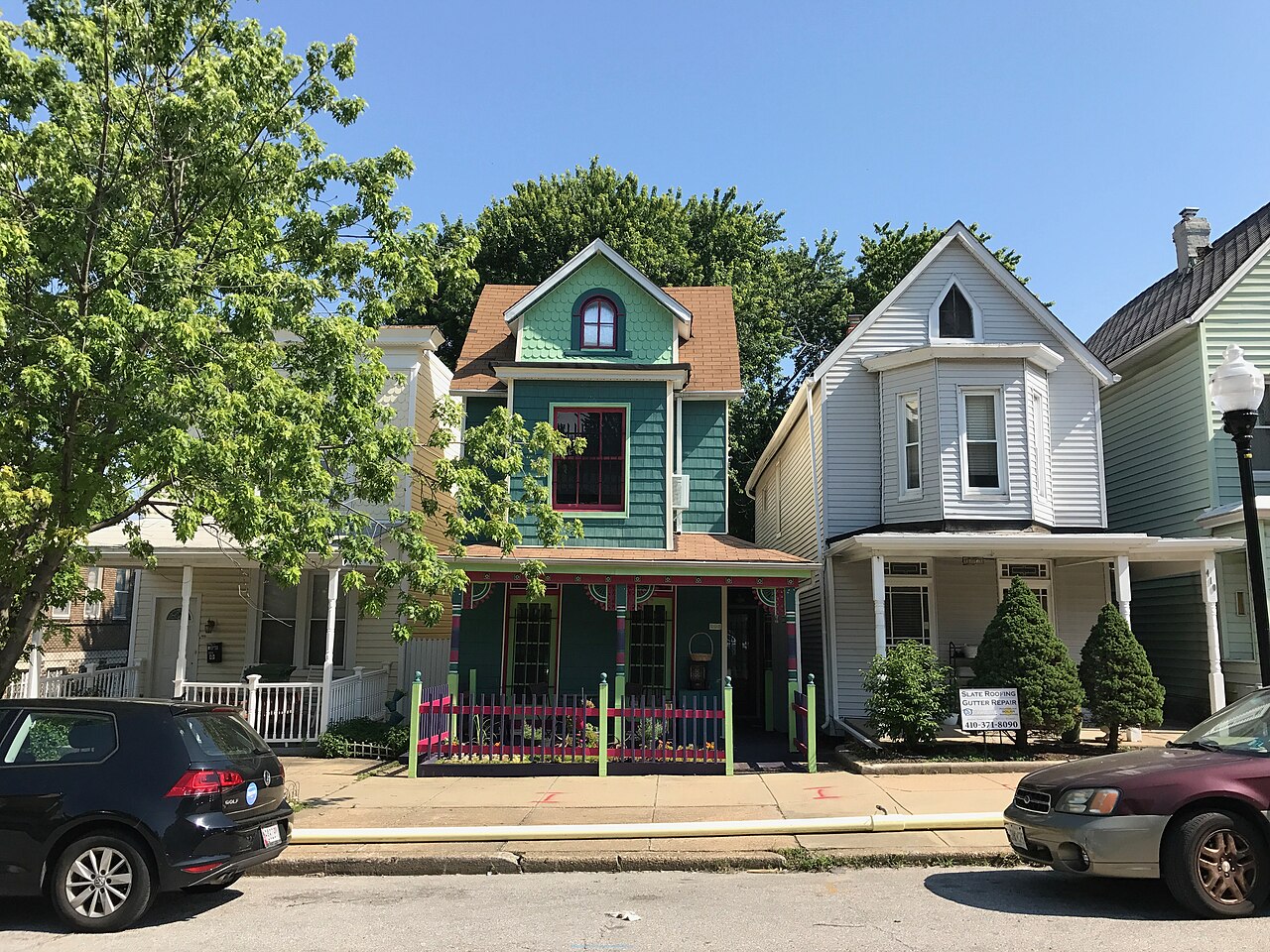 Detached single-family frame houses