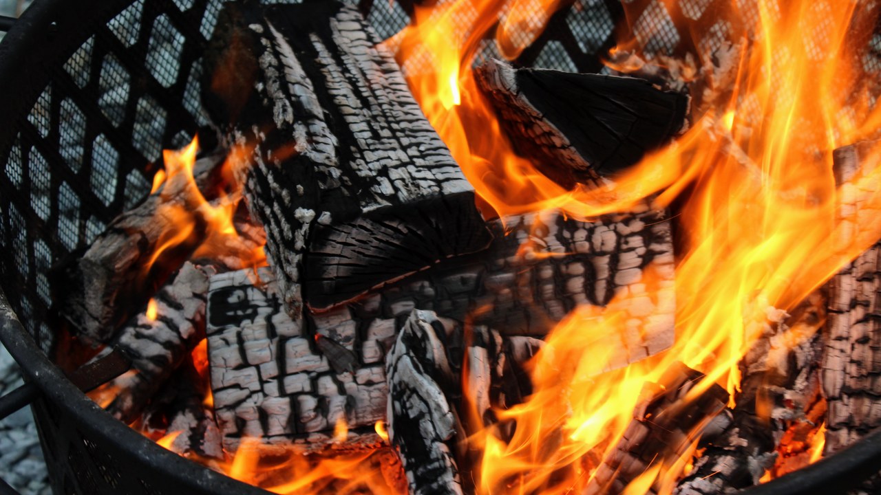 Nearly 49,000 tabletop fire pits are recalled for burn dangers, with full refunds offered