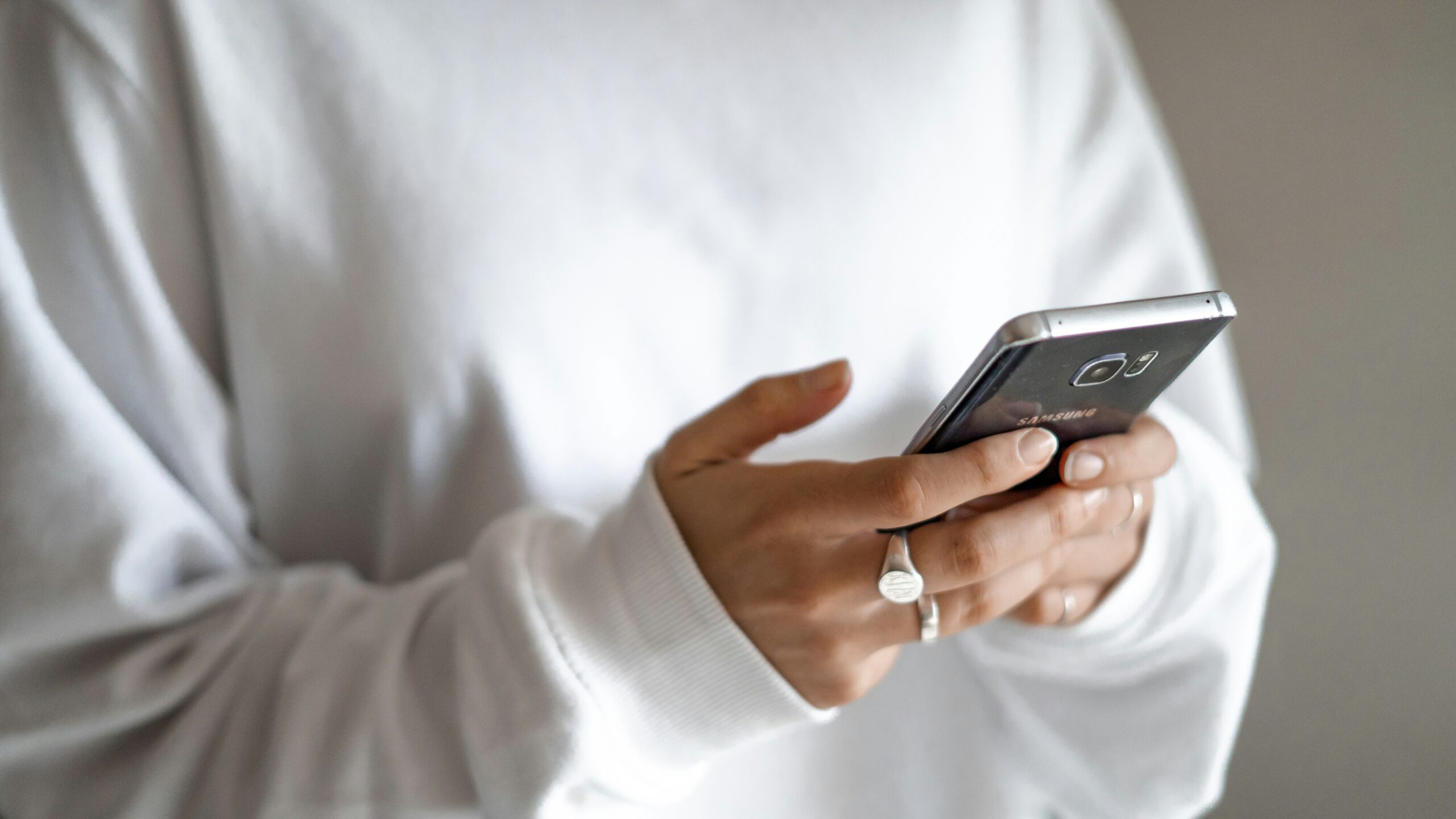 Fake unpaid-toll texts helped push government-impersonation scams up 40%, and forwarding them to 7726 flags the sender