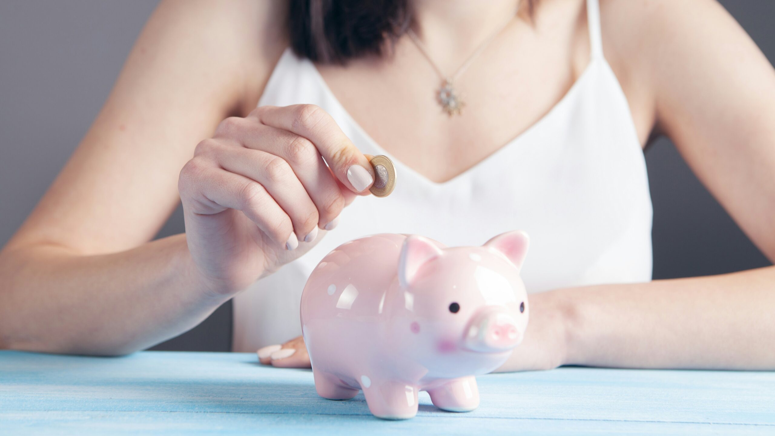 High-yield savings accounts still pay near 4% while many big banks pay almost nothing