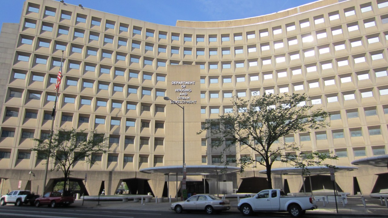 HUD is auctioning $465 million of reverse mortgages on homes where the owner died and no heir stepped forward