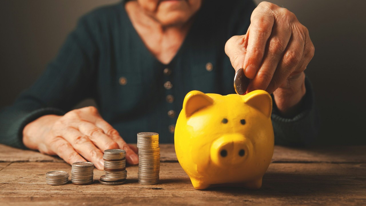 Social Security’s SSI savings limit stayed at $2,000 while the payment rose to $994