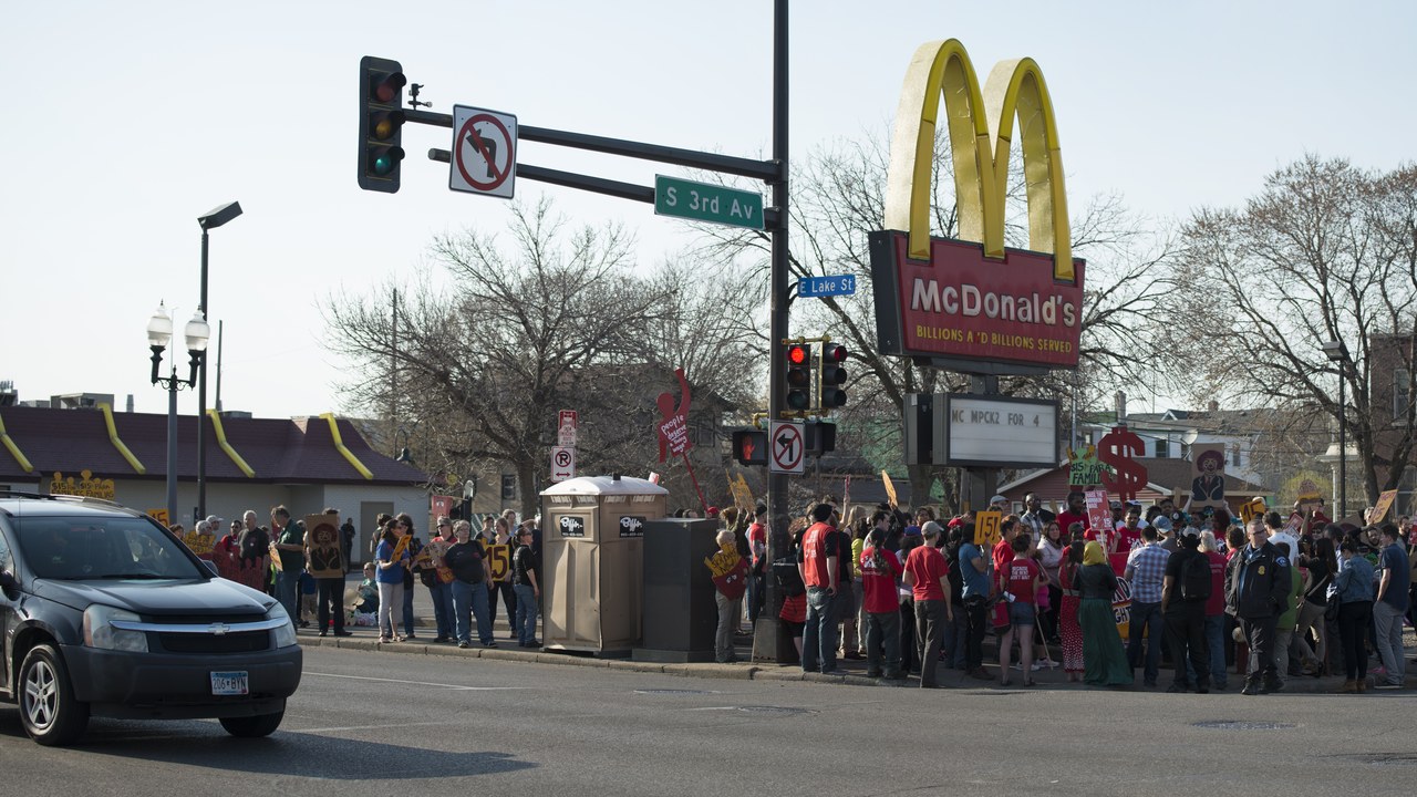 Minnesota’s minimum wage rises to $11.87 an hour for all employers on January 1
