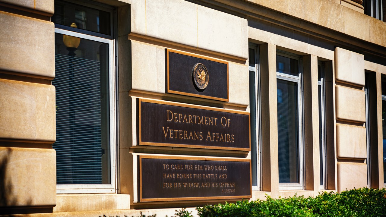 Benefits sites list the VA survivor pension ceiling at $19,453, and the VA’s own page says $18,697