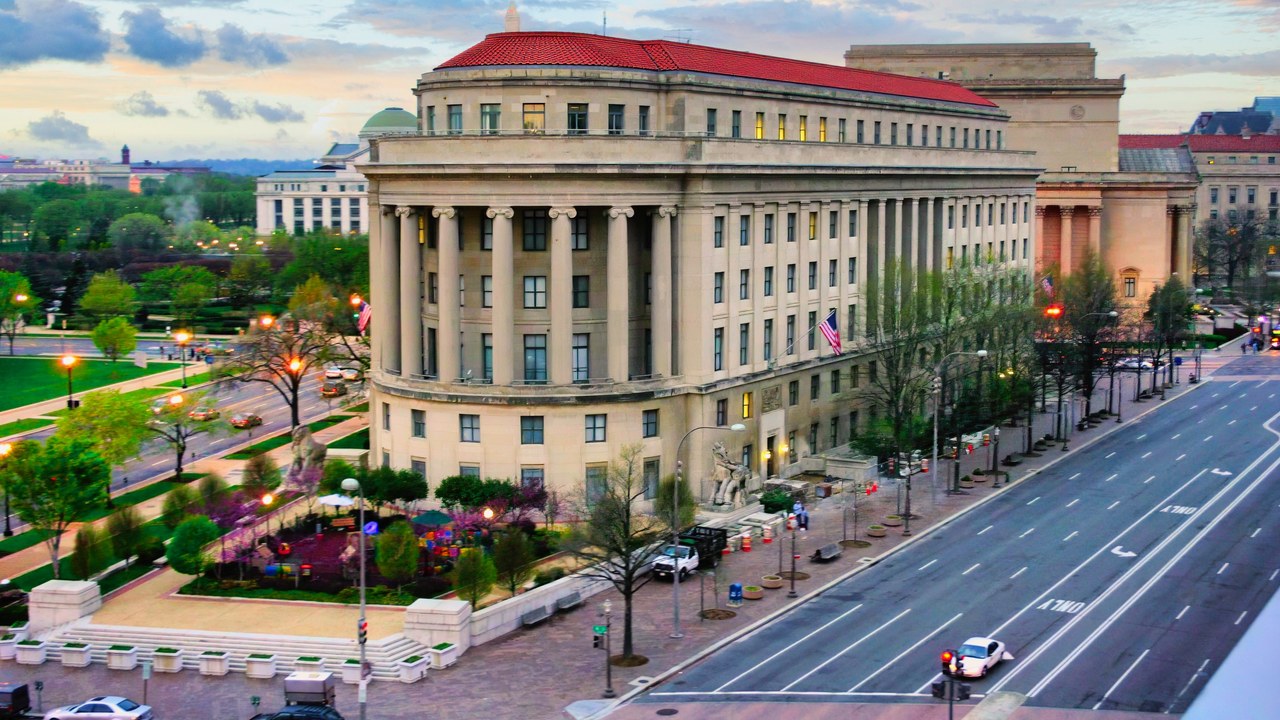 The Federal Trade Commission is sending Zelle payments to people who never cashed refund checks from AT&T, Ring, Amazon Flex and the University of Phoenix