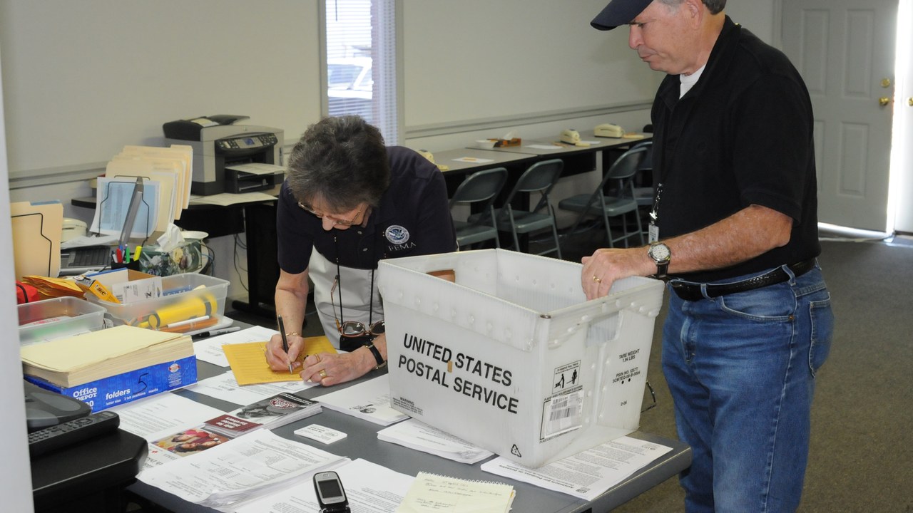 A state may hand the Medicaid work-rule notice to its managed care plan to mail.