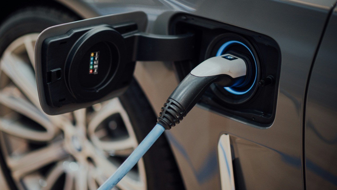 Clean vehicle tax credits died for any car acquired after September 30, 2025
