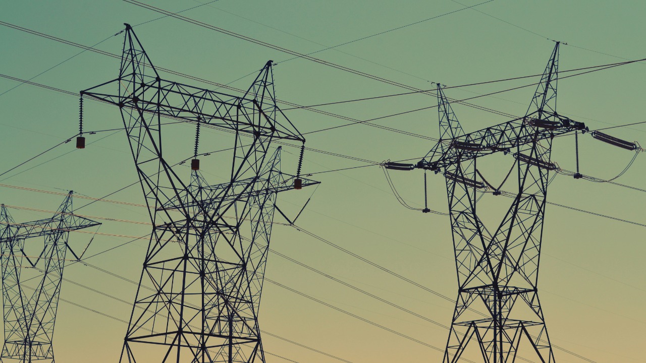 Electricity rose 3.8% and piped gas 4.4% in a year, outpacing groceries