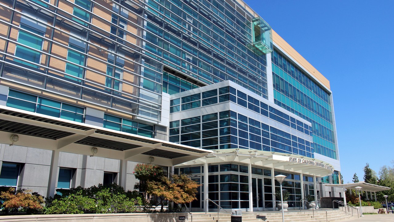 Fake license-renewal scams drew 496 FBI complaints and more than $348,000 in losses