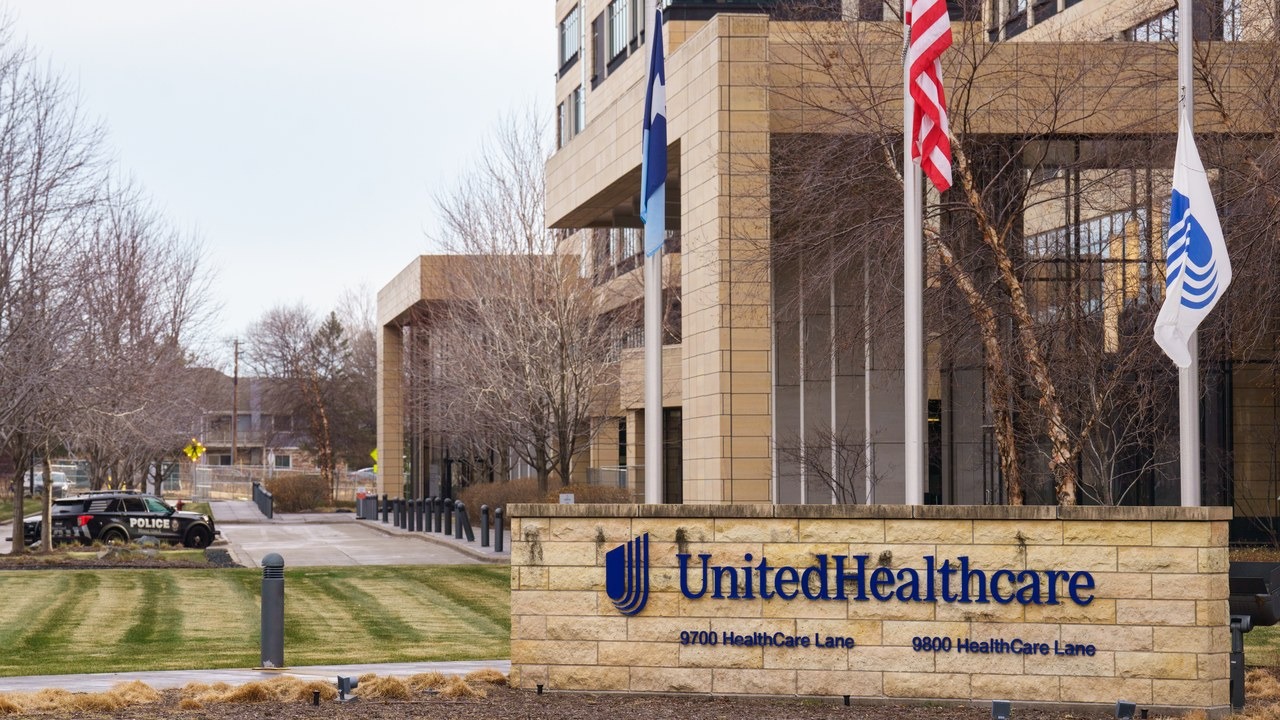 Medicare pays insurers $13.4 billion in bonuses this year, and UnitedHealth takes $3.9 billion