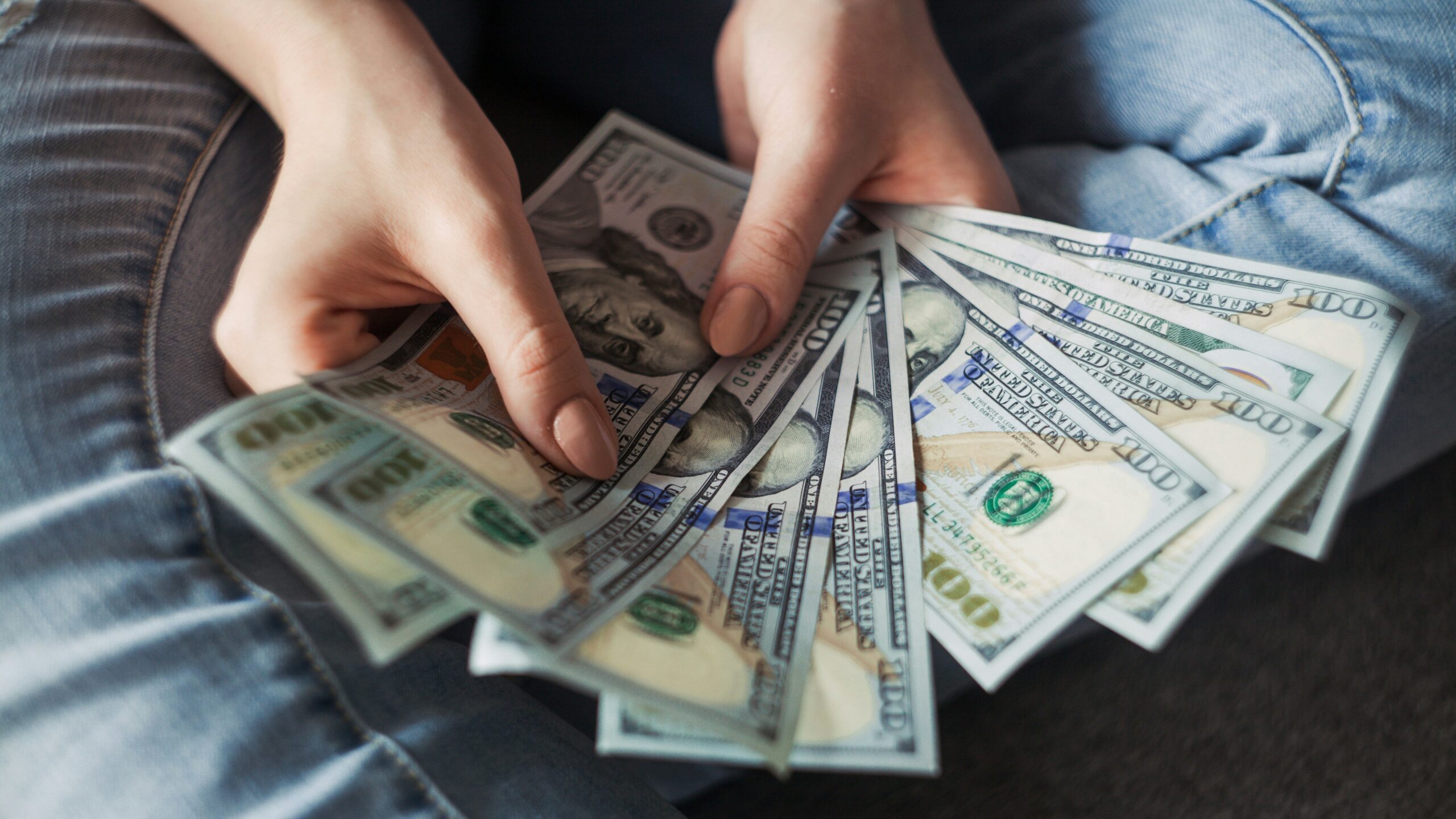 Cash of $1,000 at a check casher now triggers ID and paperwork in eight border counties