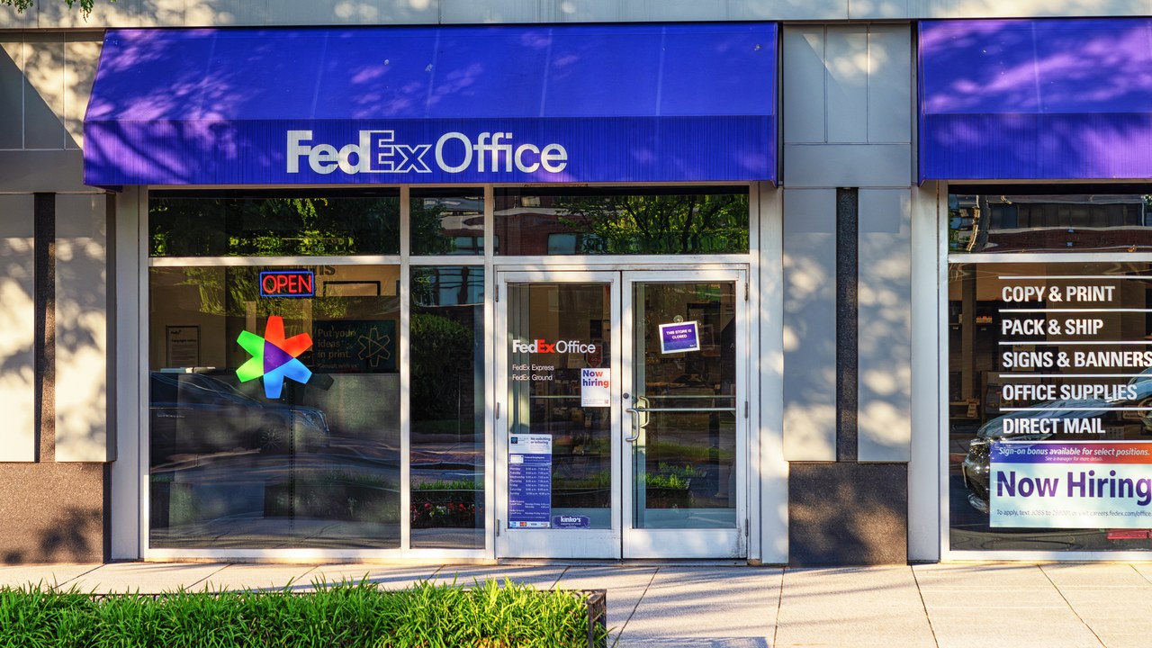 FedEx list rates rise an average 5.9 percent on Jan. 4, 2027