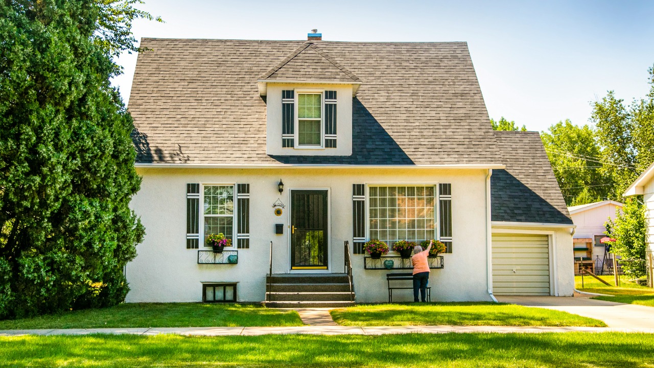 Heirs can pay off a parent’s reverse mortgage by selling the home for 95% of its appraised value, even if the loan is larger