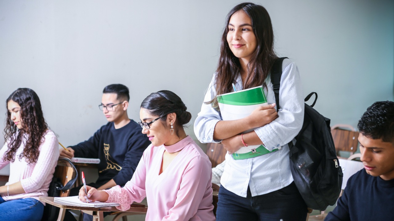 Only 40% of federal student loan borrowers are on auto pay, down from more than 80% before the pandemic