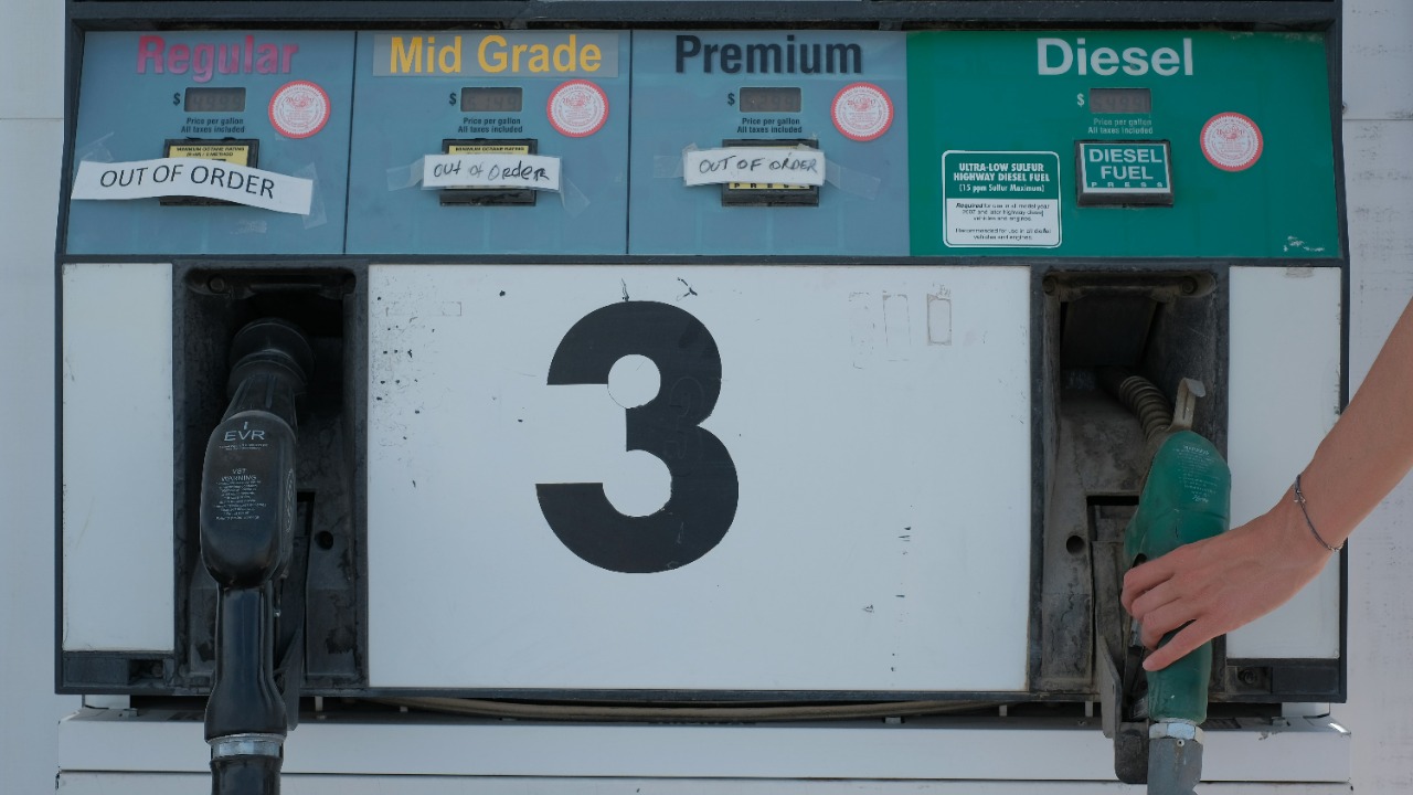 The government now expects diesel to average $5.55 a gallon in the final months of the year