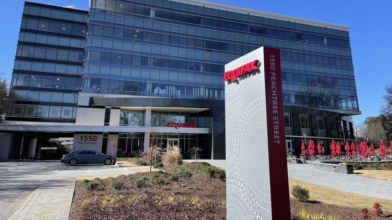 Equifax settlement objections and opt-outs close November 27, a month before the December 28 claim deadline, with the final approval hearing set for January 22