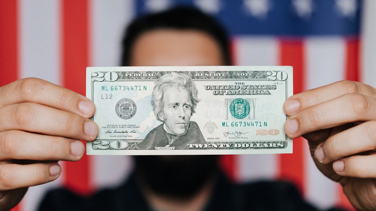 Federal student loan borrowers with Direct Loans originated after July 1, 2012 have until December 31 to sign up for auto pay and lock in a 1 point interest rate cut through June 2028, the Education Department says