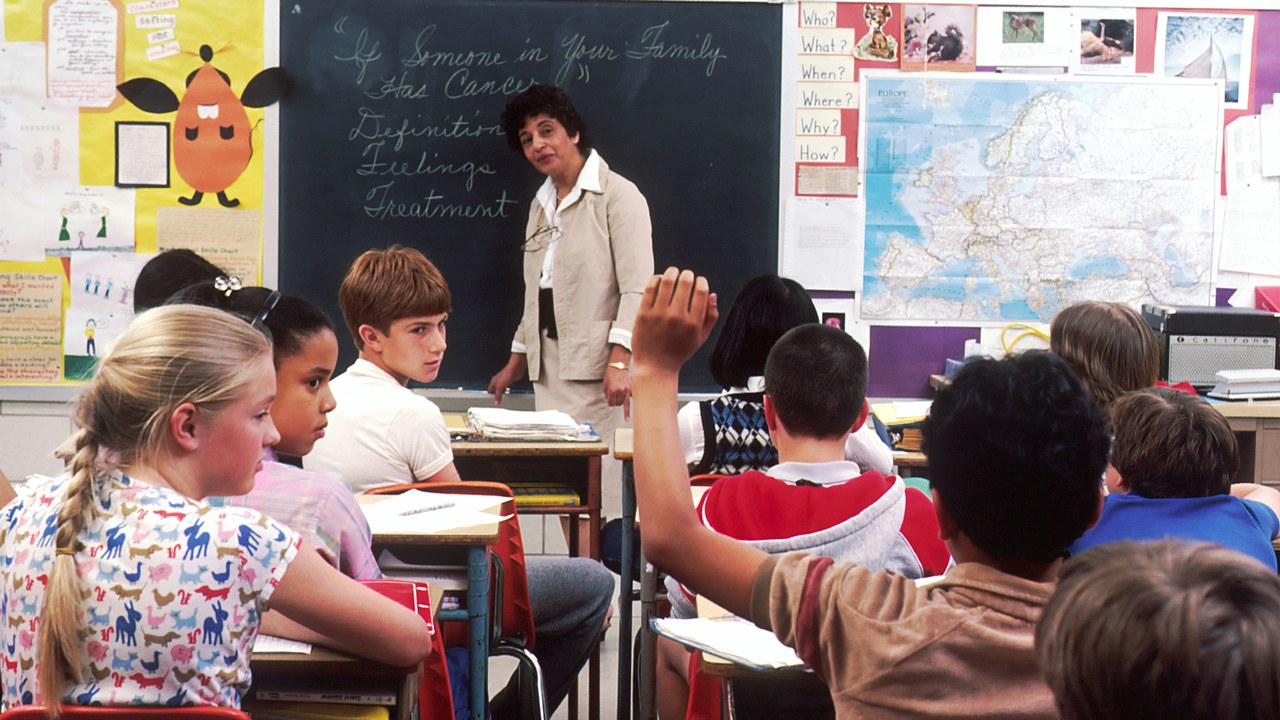 Social Security student benefits require a school schedule of at least 20 hours a week