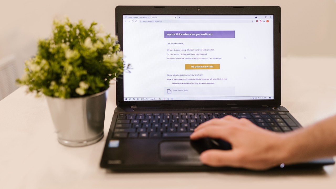 Cleo AI customers owed FTC refunds are getting notice emails through Oct. 26, and the FTC says it never charges anyone a fee to receive a refund payment