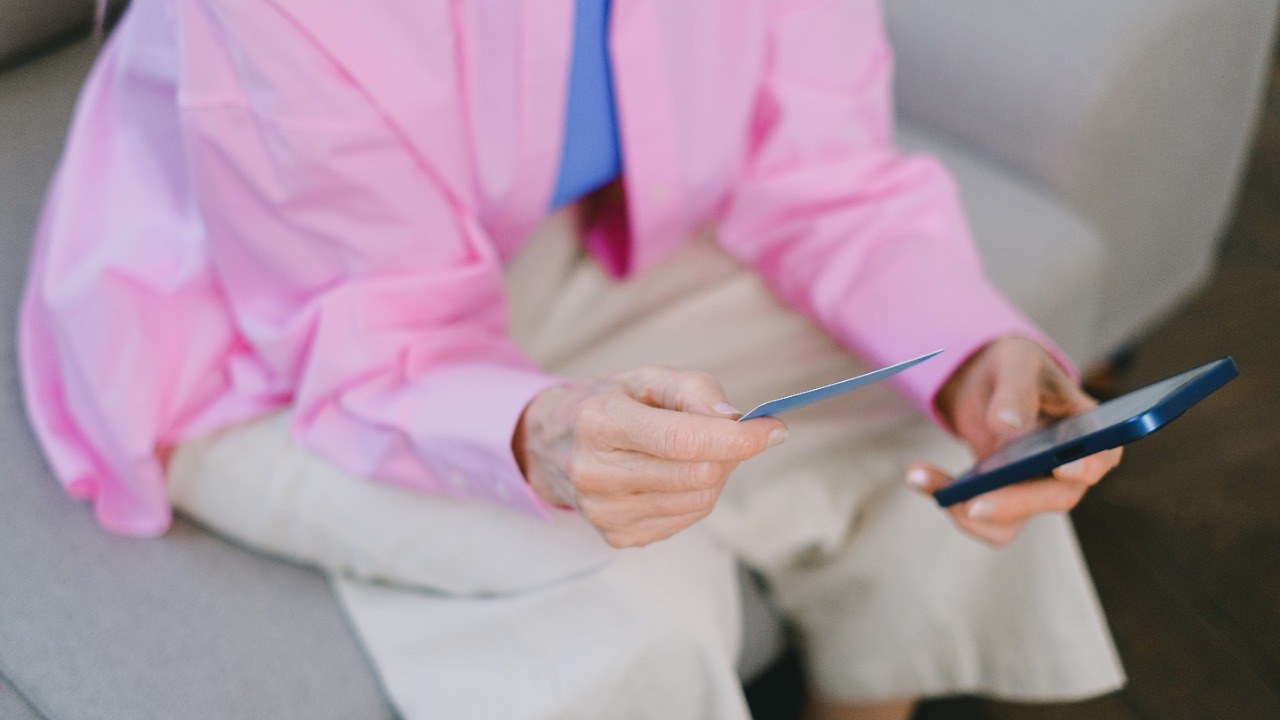 A fake Norwegian widower got a 77-year-old woman to send over $162,000 in checks