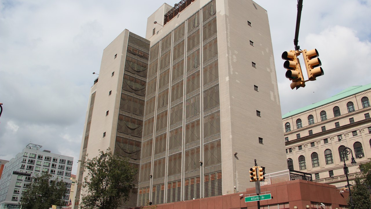 People held in New York City Central Booking can claim up to $475 per detention from a city settlement, but only until Oct. 19