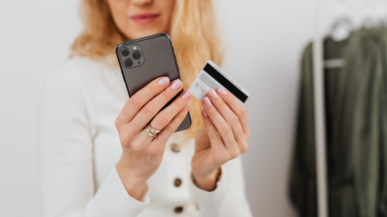 Discover’s cash-back debit rewards end as checking accounts move to Capital One 360, with a one-time deposit equal to the prior 12 months of rewards