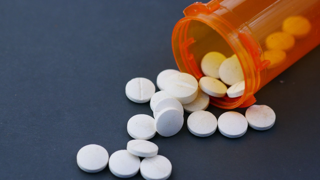 A coalition of 45 states and territories is seeking preliminary court approval of generic-drug price-fixing settlements with Ascend, Mayne and Citron before a February 2027 trial