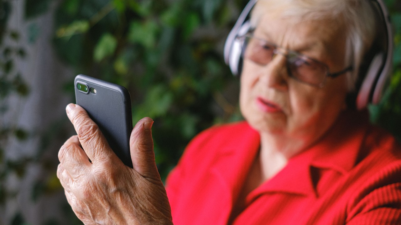 The FCC is setting up new data matches to check Lifeline phone-discount applicants in Connecticut and Georgia against SNAP enrollment records