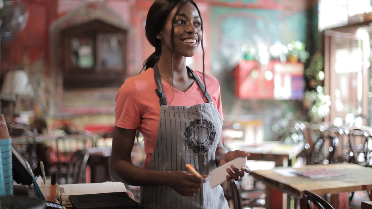 New York’s tipped food-service workers stay at $11.35 an hour downstate and $10.70 upstate on January 1