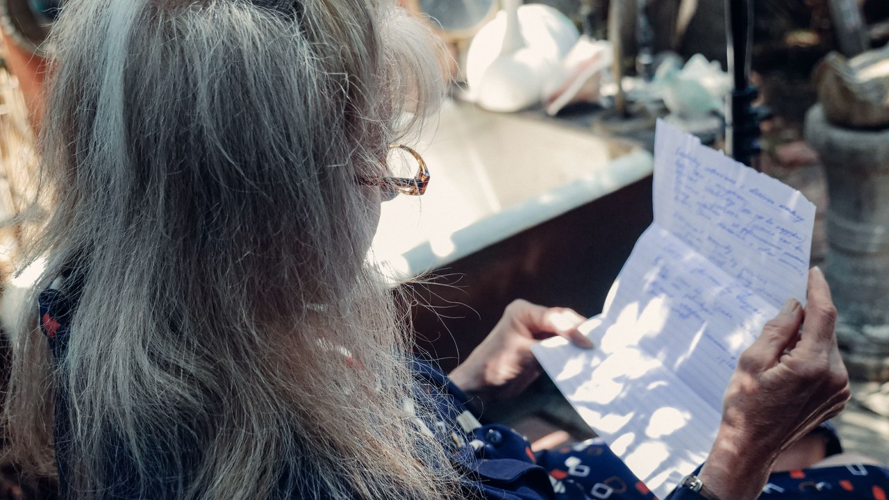 A state must reconsider Medicaid for a person dropped over a missing renewal form if the form arrives within 90 days, with no new application