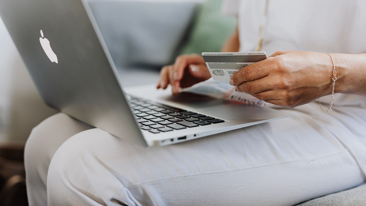 Federal rules give a consumer 60 days from the statement date to report an electronic bank transfer error