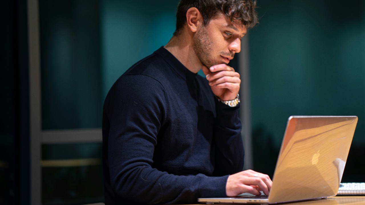 Nearly 30% of people who lost money to scams last year were first contacted on social media