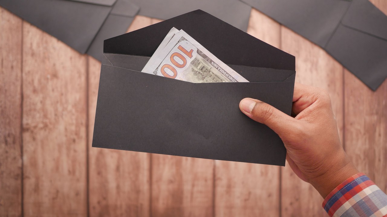 Social Security checks would again be shielded from federal debt offsets under a House bill introduced September 24 with 15 Democratic cosponsors, now in committee