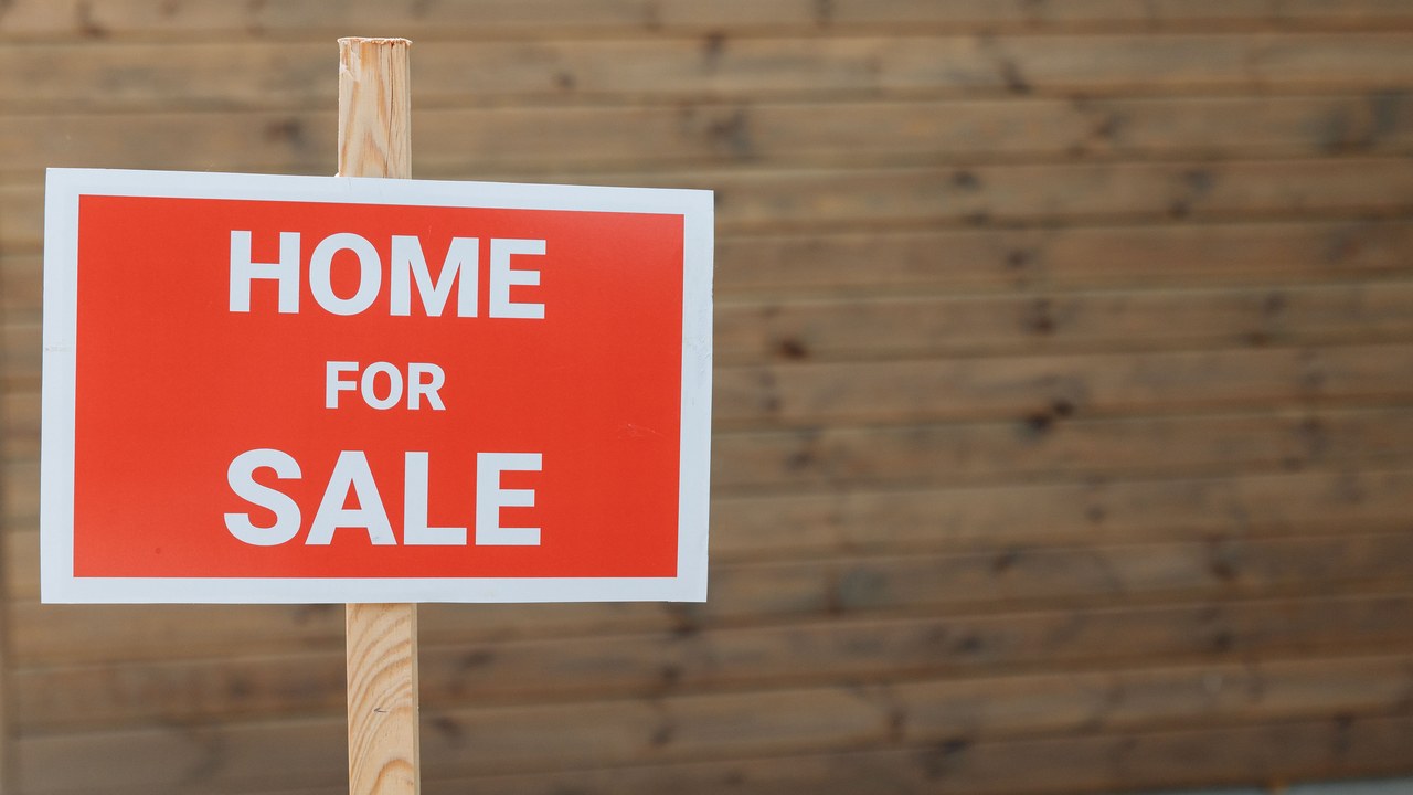 SSI stops for up to 36 months when a recipient gives away or under-sells a house or car, with the penalty months set by the gift’s value and the full federal rate