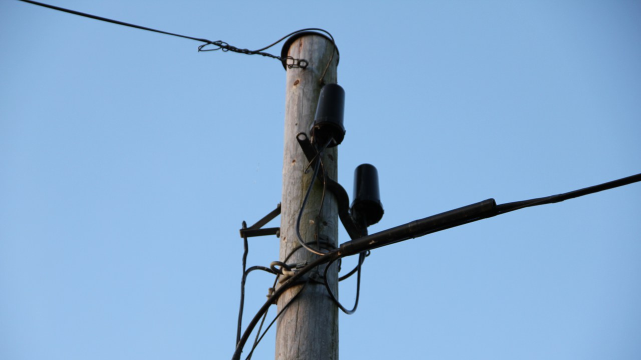 The FCC has paused Verizon’s copper landline shutdown in nine states